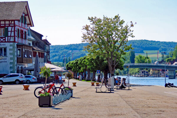 Vers le bourg de Hohenklingen à Stein am Rhein