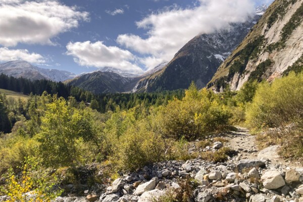Franchir une moraine dans le Val Ferret