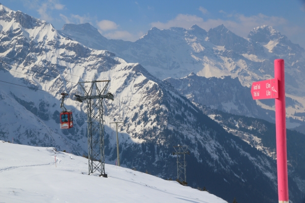 Grosse Schneeschuhspuren ob Engelberg 