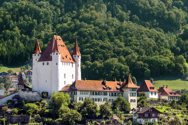 Magie aus acht Jahrhunderten am Thunersee