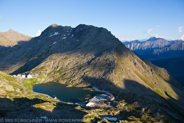 Alpine, geschichtsträchtige Wanderung beim Grossen St. Bernhard