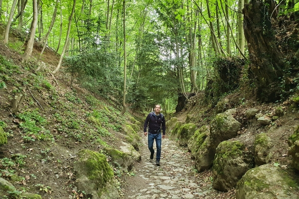 Dem See entlang zur Hohlen Gasse