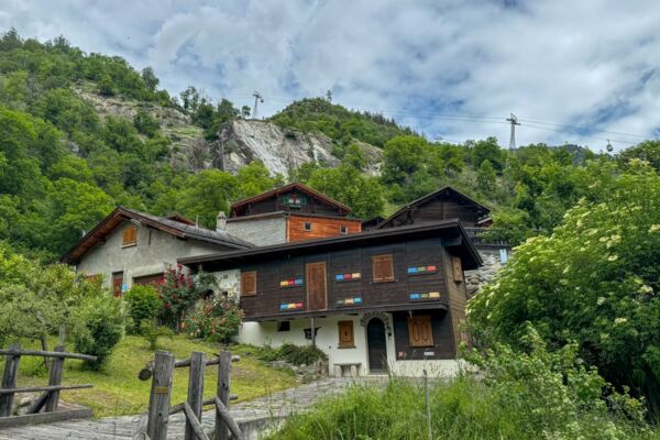 Castagneti, un ponte sospeso e charme urbano