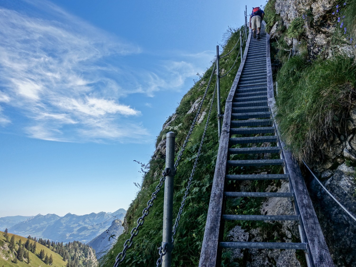 Die lange Treppe nach Naye d’en Haut. Bild: Lauriane Clément