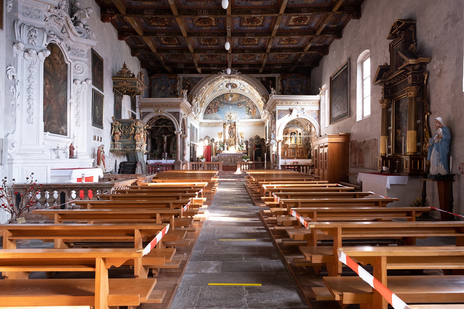 Sta. Maria in Calanca ist das Ziel dieser Wanderung. Hier lohnt sich ein Besuch der Kirche.