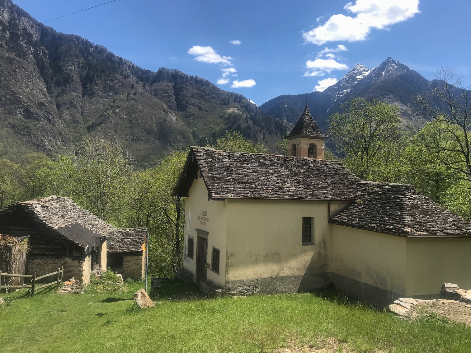 Il villaggio di Navone. Foto: Loïc von Matt