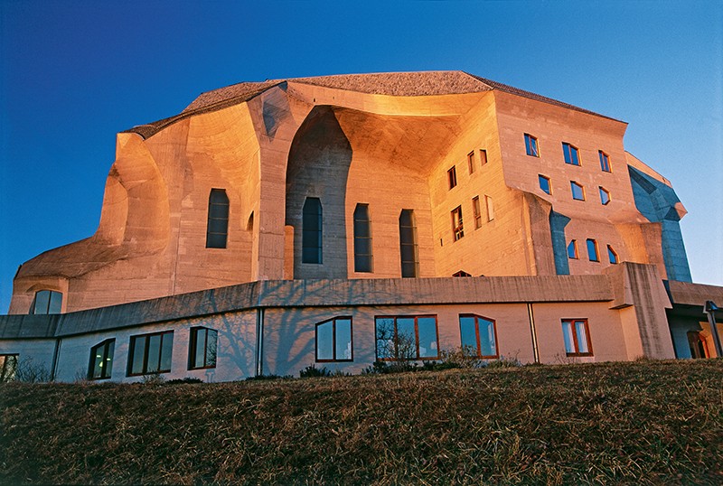 Das Goetheanum  ist ein Musterbeispiel anthroposophischer Architektur. © swissimage