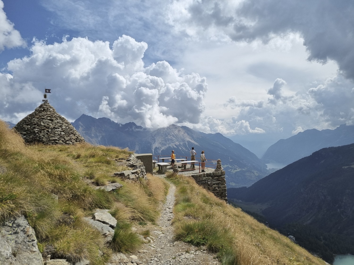 Depuis le point de vue de Sassal Mason, le panorama s’étend jusqu’au val Poschiavo. Photo: Nathalie Stöckli