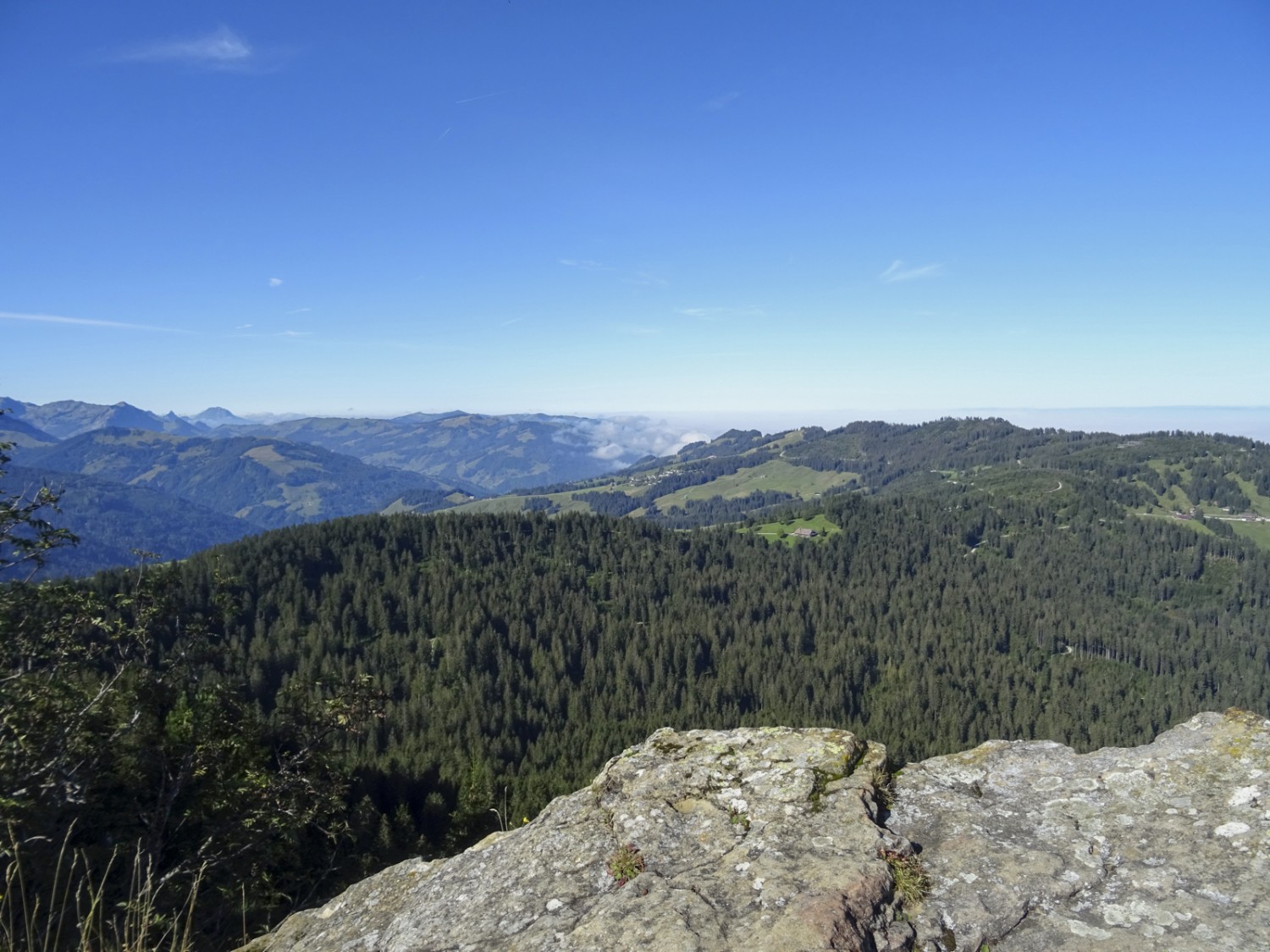 Vue du sommet Schüpfeflue vers le sud-ouest. Photo: Sabine Joss