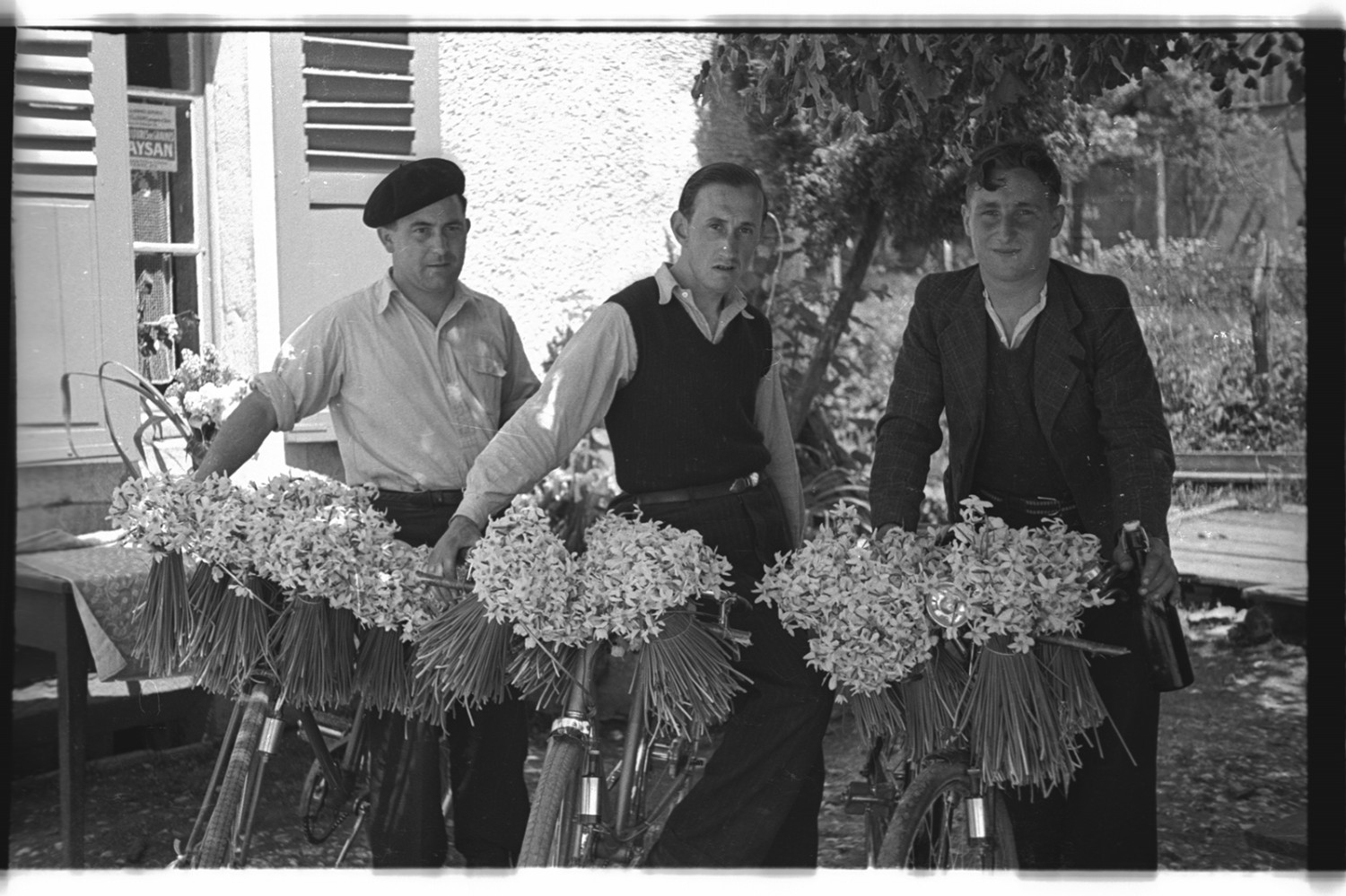 Alte Fotos von den Fêtes des Narcisses.