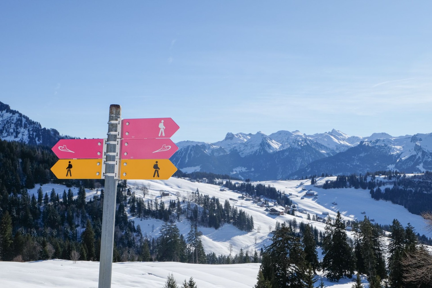 En hiver, Amden dispose de nombreux chemins et de vues imprenables.