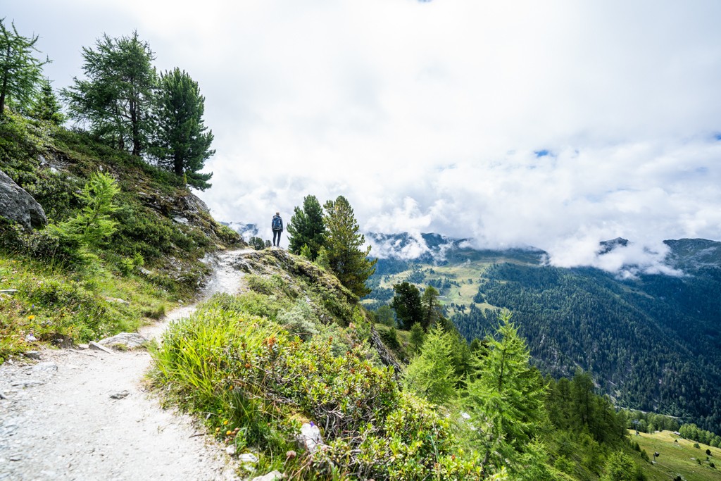 Tiefblick auf das Val de Nendaz. Bild: Wanderblondies