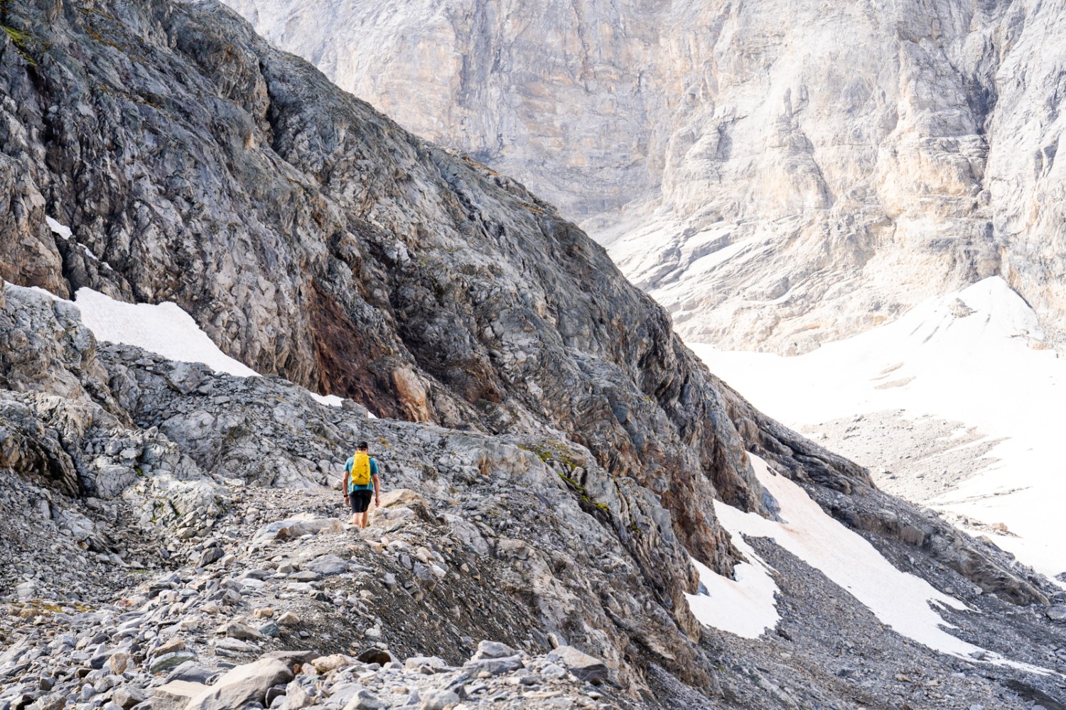 La partie finale de la randonnée est exigeante et traverse un raidillon rocheux. Photo: Wanderblondies