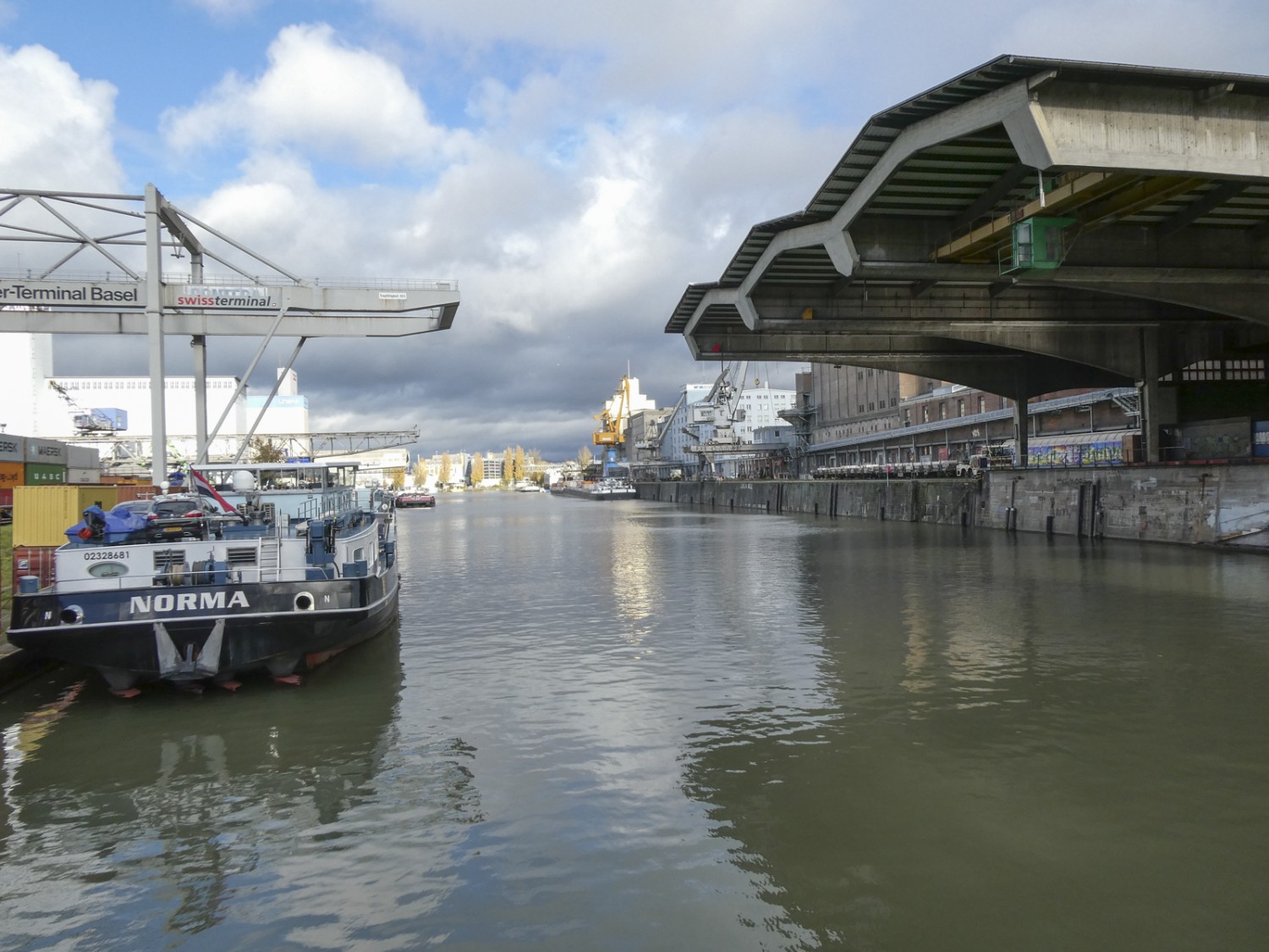 Le bassin portuaire a été construit après la Première Guerre mondiale. Photo: Rémy Kappeler