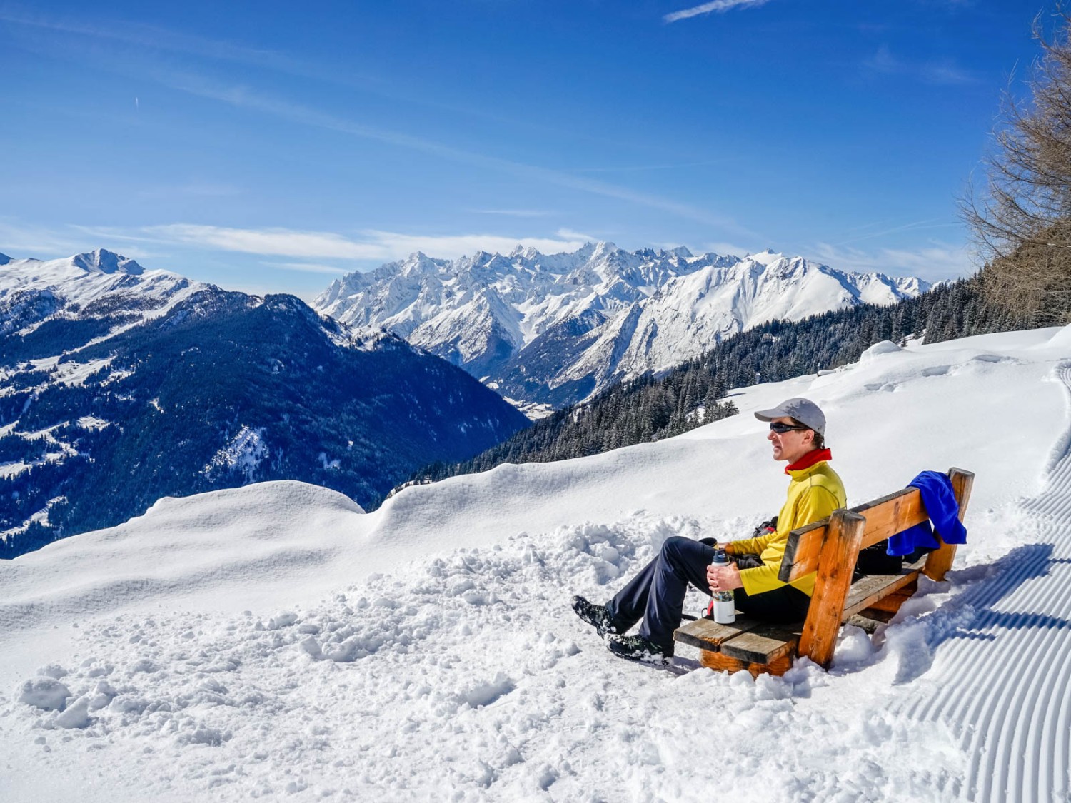 Ne jamais renoncer à un ban panoramique. À l’horizon se dresse le massif du Mont-Blanc.