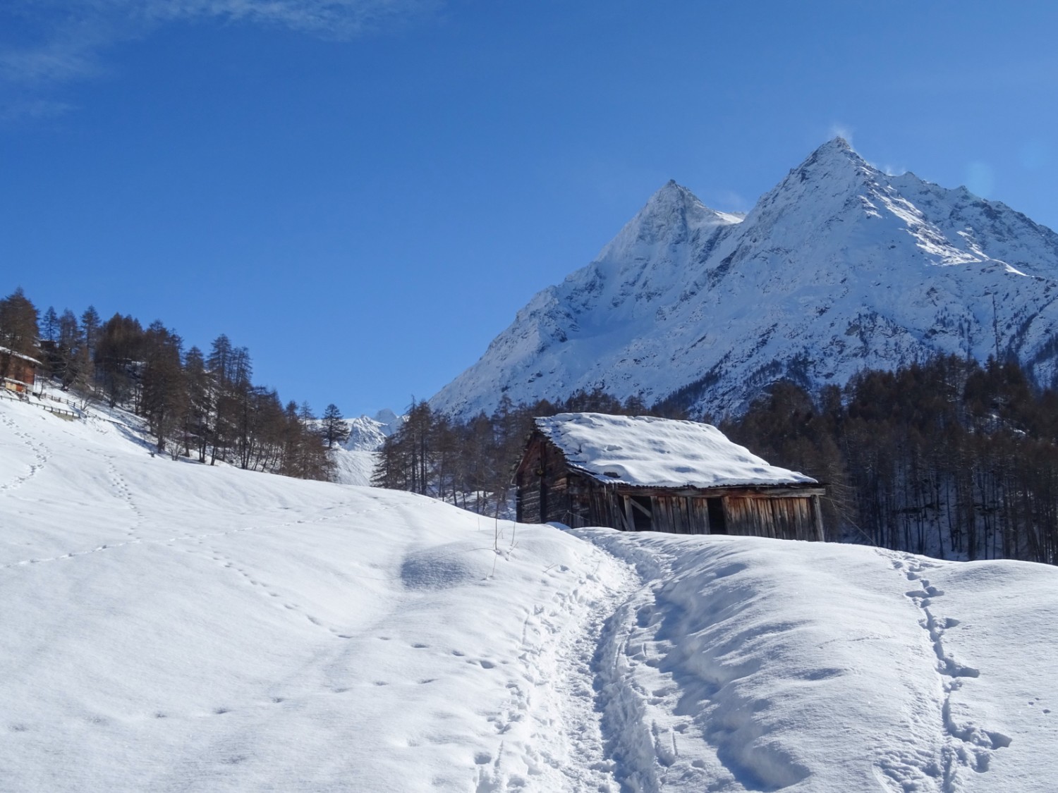 Petite und Grande Dent de Veisivi mit Schneefahnen.
 Bild: Sabine Joss