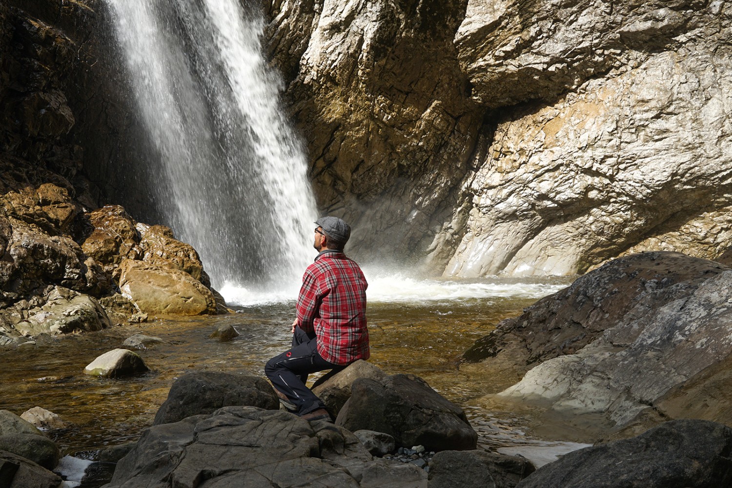 Am Ziel: Der Wasserfall im Chessiloch. Bilder: Reto Wissmann