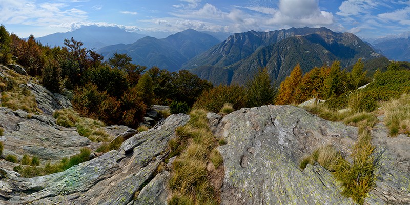 Als Höhepunkt der Wanderung wartet die Aussicht vom Monte Salmone. Bild: Heinz Staffelbach