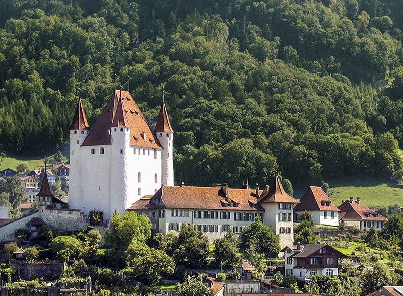 Il castello di Thun con la sua imponente torre del castello. Foto: Associazione «I castelli svizzeri»