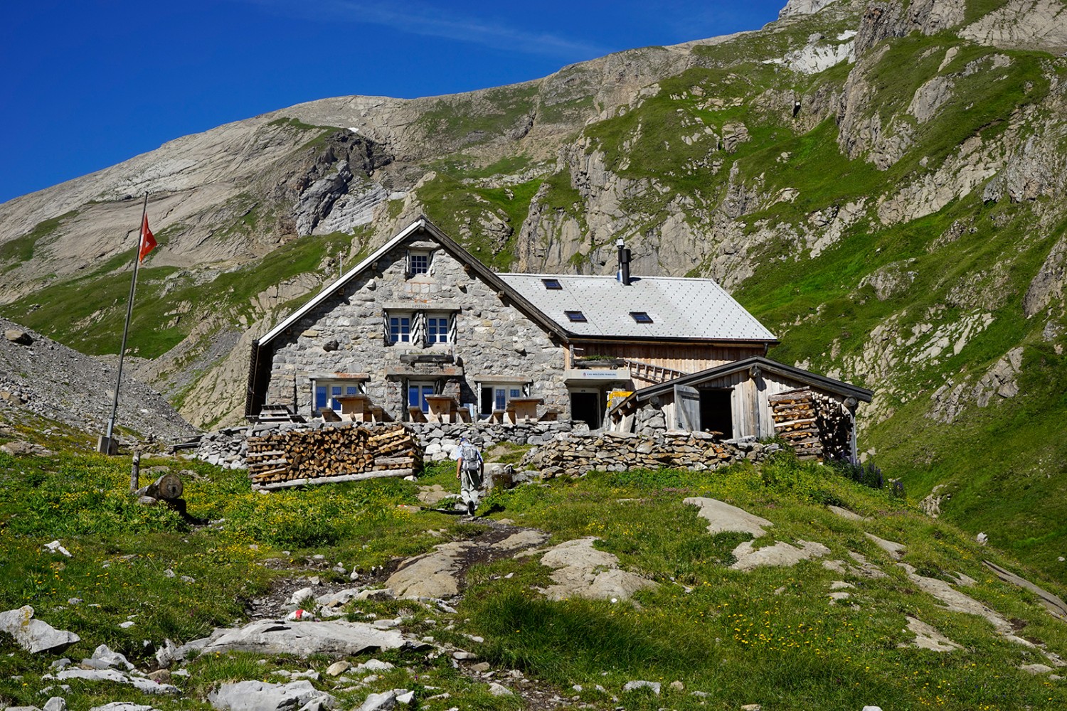 Die Wildhornhütte: Hier lässt es sich lange verweilen, vielleicht sogar über Nacht.