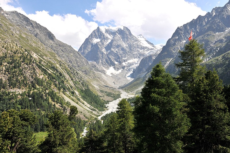 Vue, depuis le Kurhaus d'Arolla, sur le Mont Collon et le glacier d'Arolla.
Photo: Sandra Weber