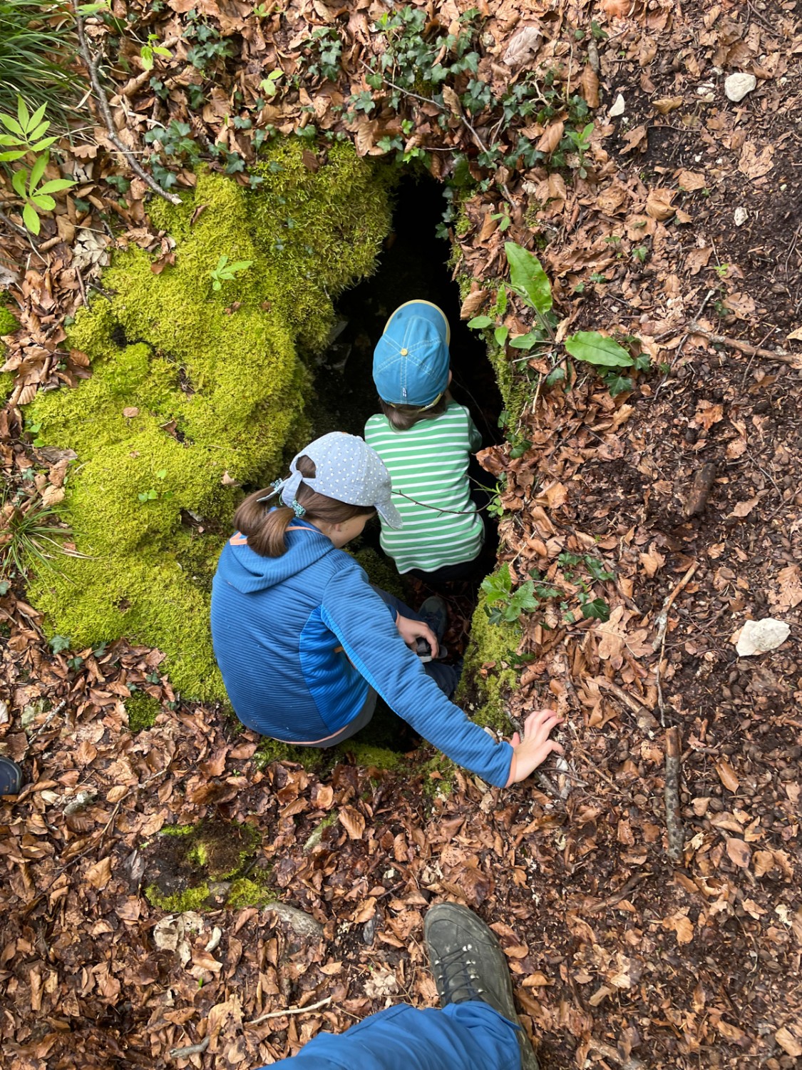 Une grotte bien dissimulée vers la fin de la randonnée. Photo: Rémy Kappeler