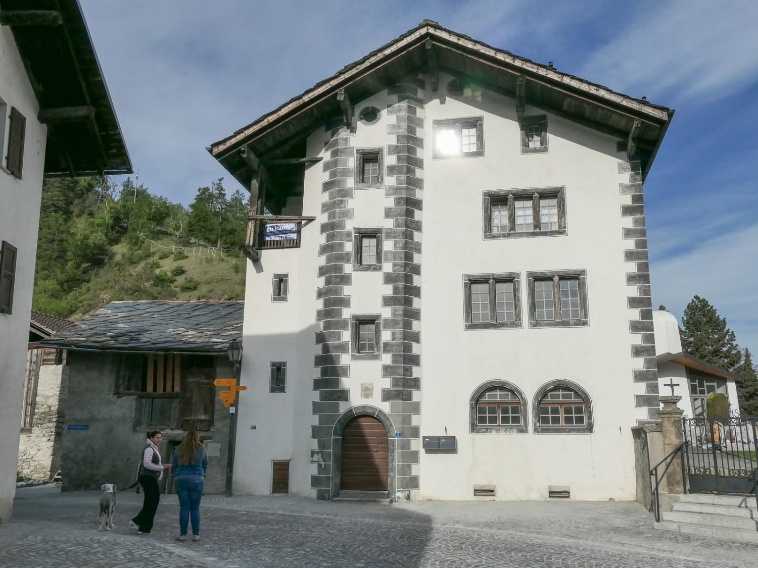 Splendide case patriziali nel nucleo storico del villaggio di Turtmann. Foto: Ulrike Marx