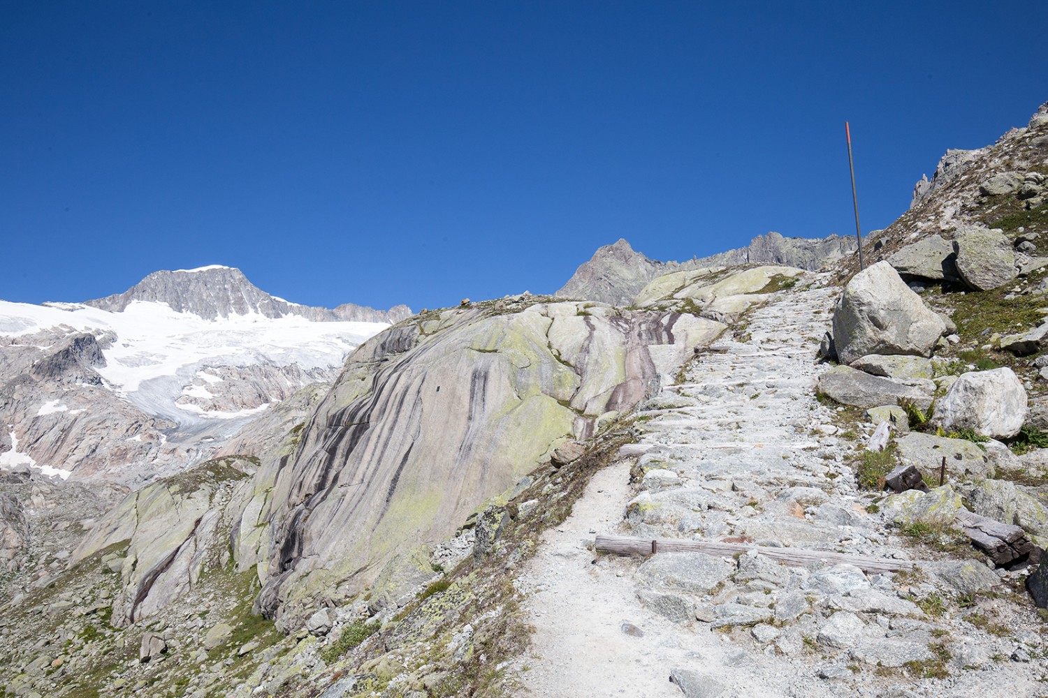 Aufstieg mit Blick auf die Gletscherwelt des Galenstock. Bilder: Daniel Fleuti