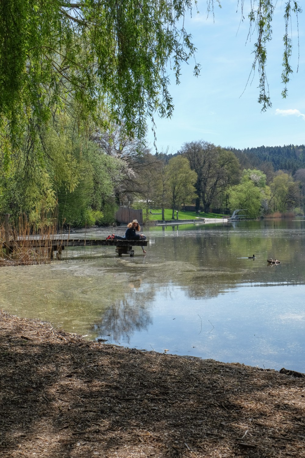 On peut faire une pause au lac et pique-niquer. Photo: Elsbeth Flüeler