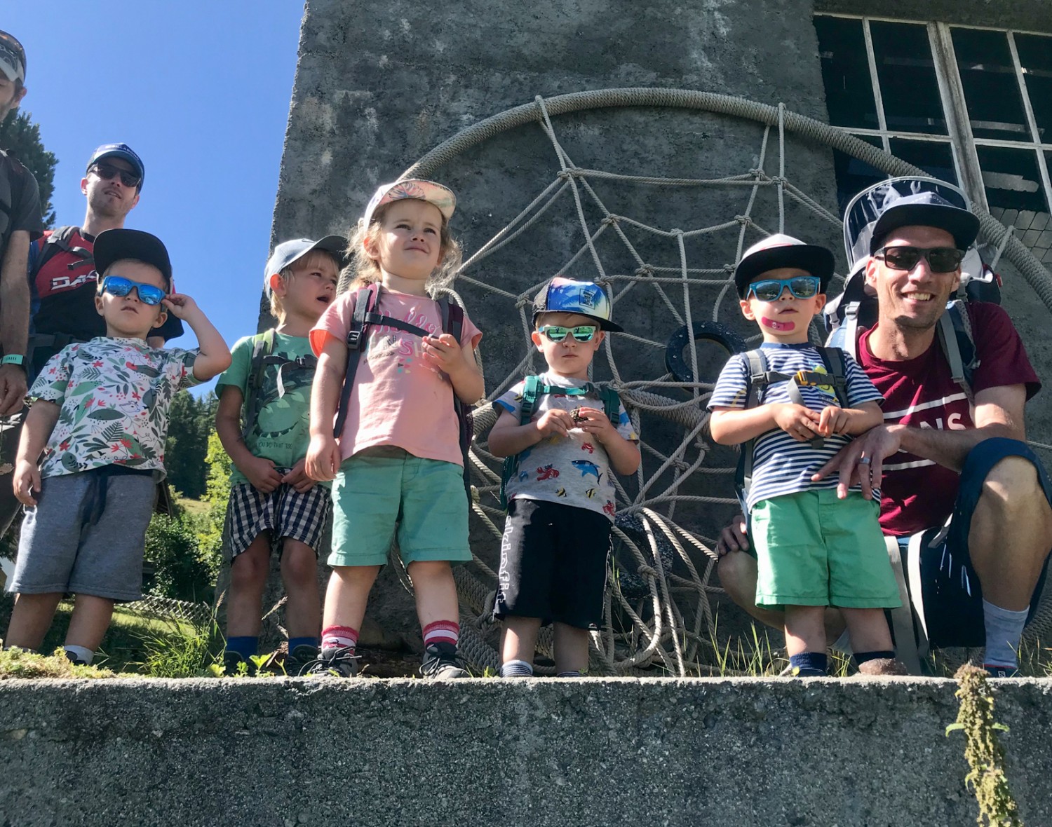 Die Wanderung eignet sich auch bestens für eine Gruppe Kinder. Bild: Michael Roschi