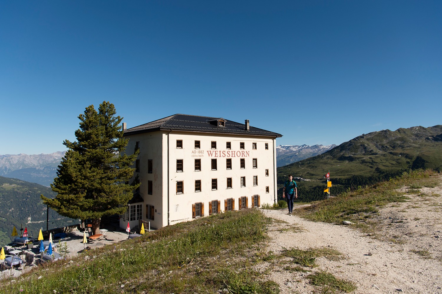 Eine Übernachtung im Hotel Weisshorn auf über 2300 Metern ist ein besonderes Erlebnis.