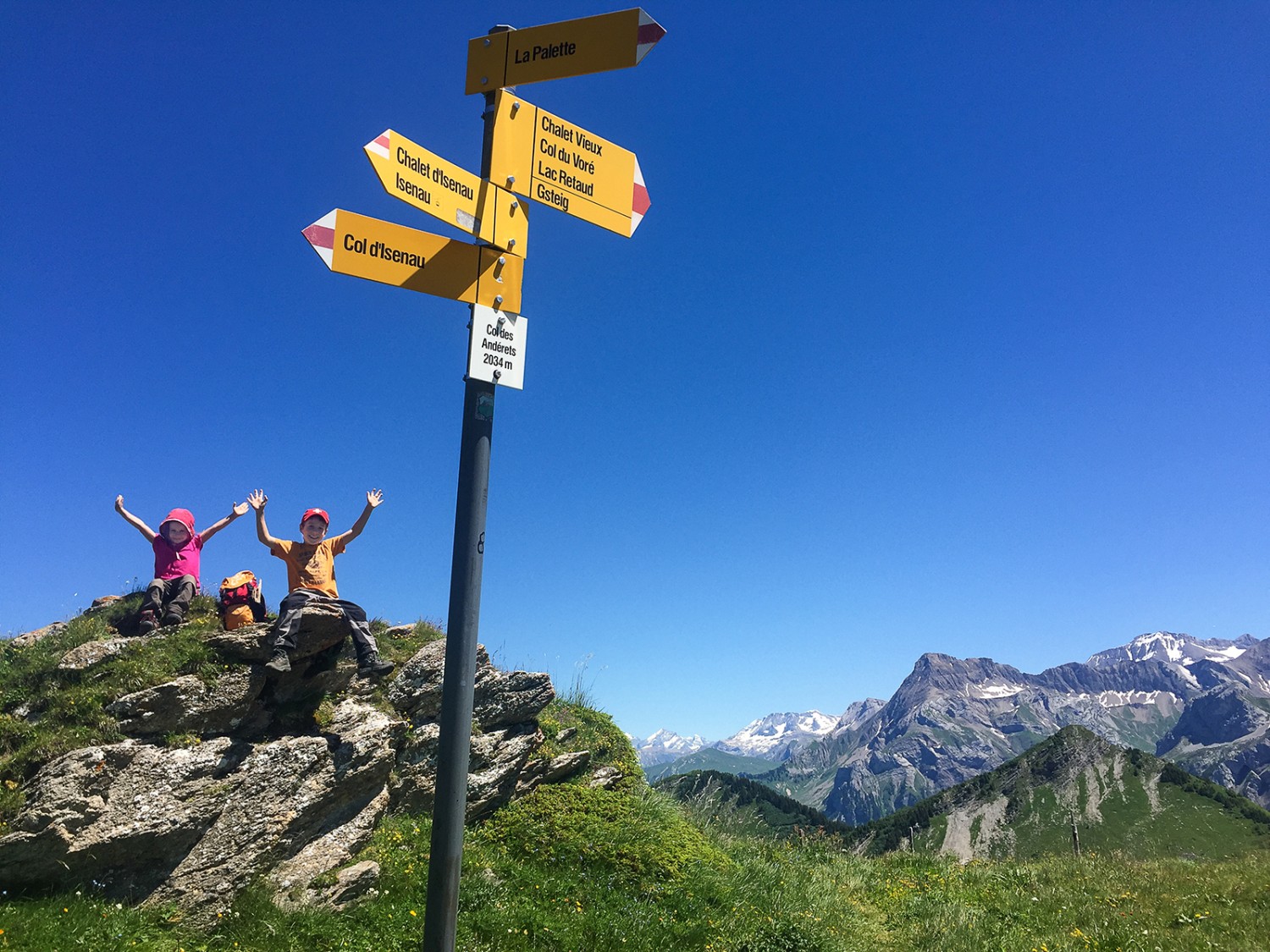 Kleines Gipfelglück auf dem Col des Andérets. Bilder: Rémy Kappeler