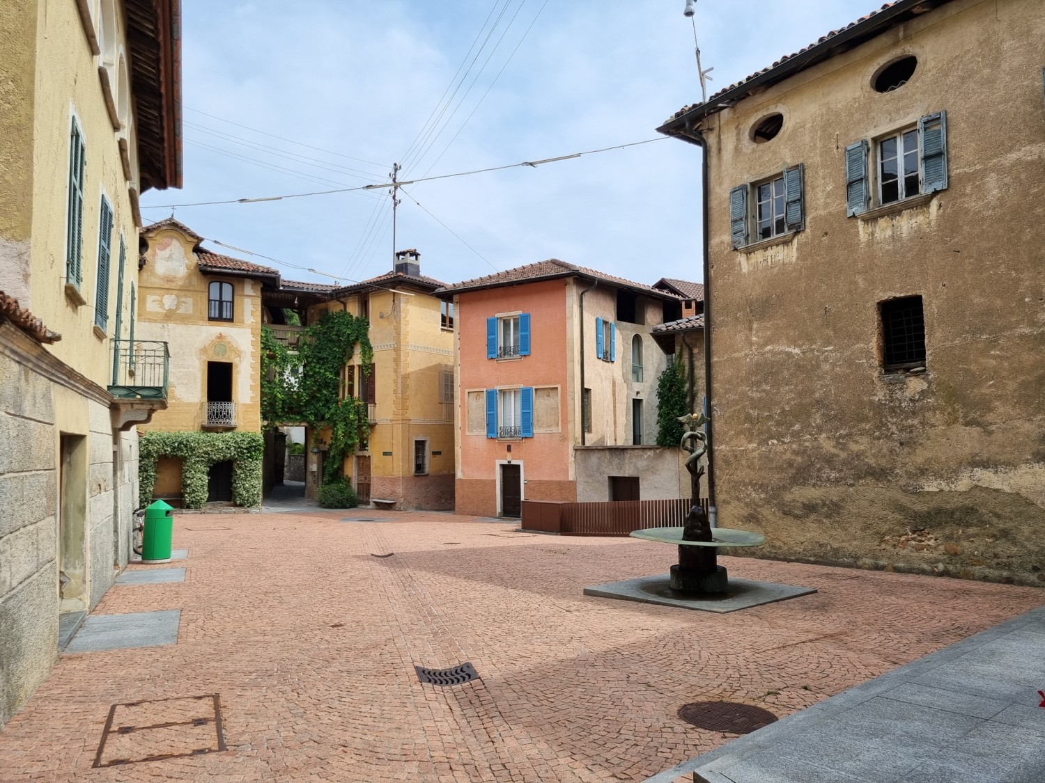 La Piazza Montaa di Carona, il «paese degli artisti», sul Lago di Lugano. Foto: Nathalie Stöckli