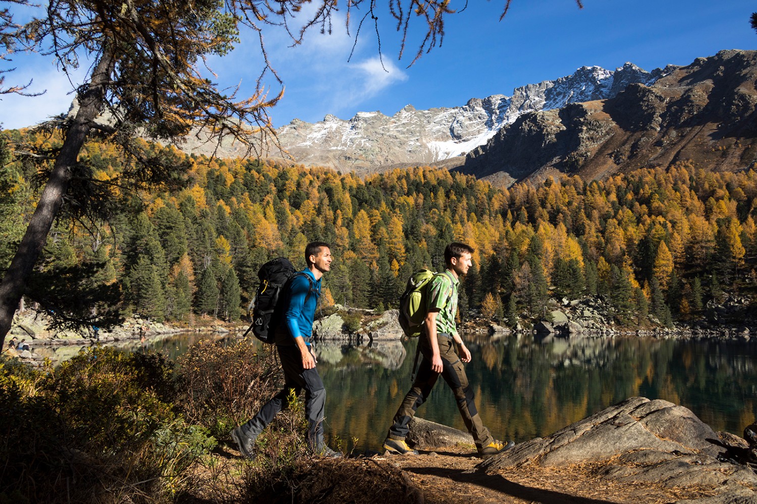 Am Lagh da Saoseo gegen Abend. Die Wanderung startet tags darauf frühmorgens im Schatten. Bilder: Severin Nowacki