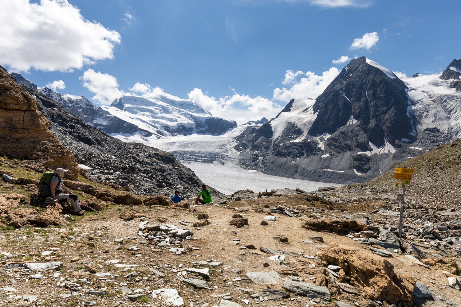 Auf dem Col des Otanes. Im Hintergrund der Grand Combin mit dem Glacier de Corbassière. Bilder: Daniel Fleuti