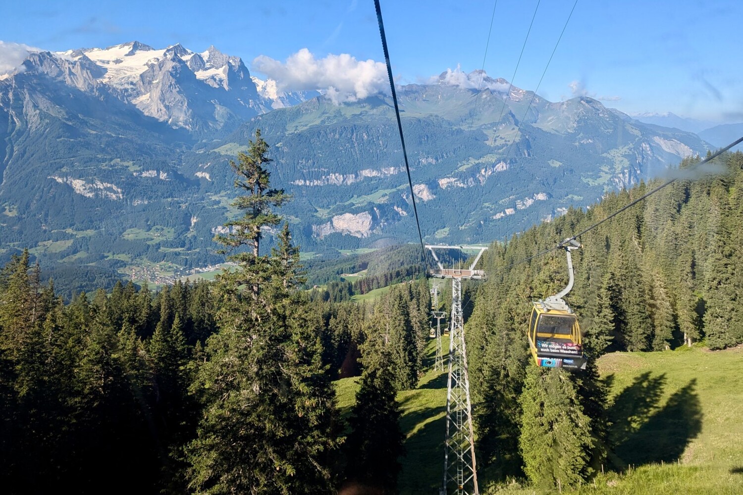 Die Fahrt von Hasliberg Twing nach Käserstatt erfolgt mit der Gondelbahn.