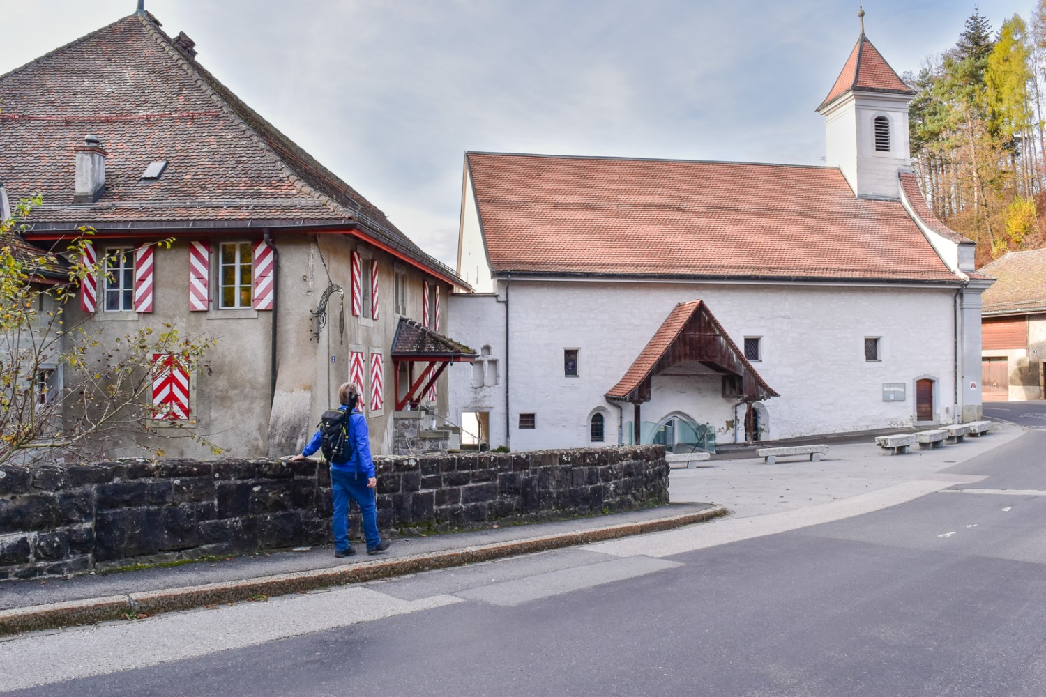 Die Kirche des Klosters Montheron am Rande des Jorat-Waldes. Bild: Nathalie Stöckli