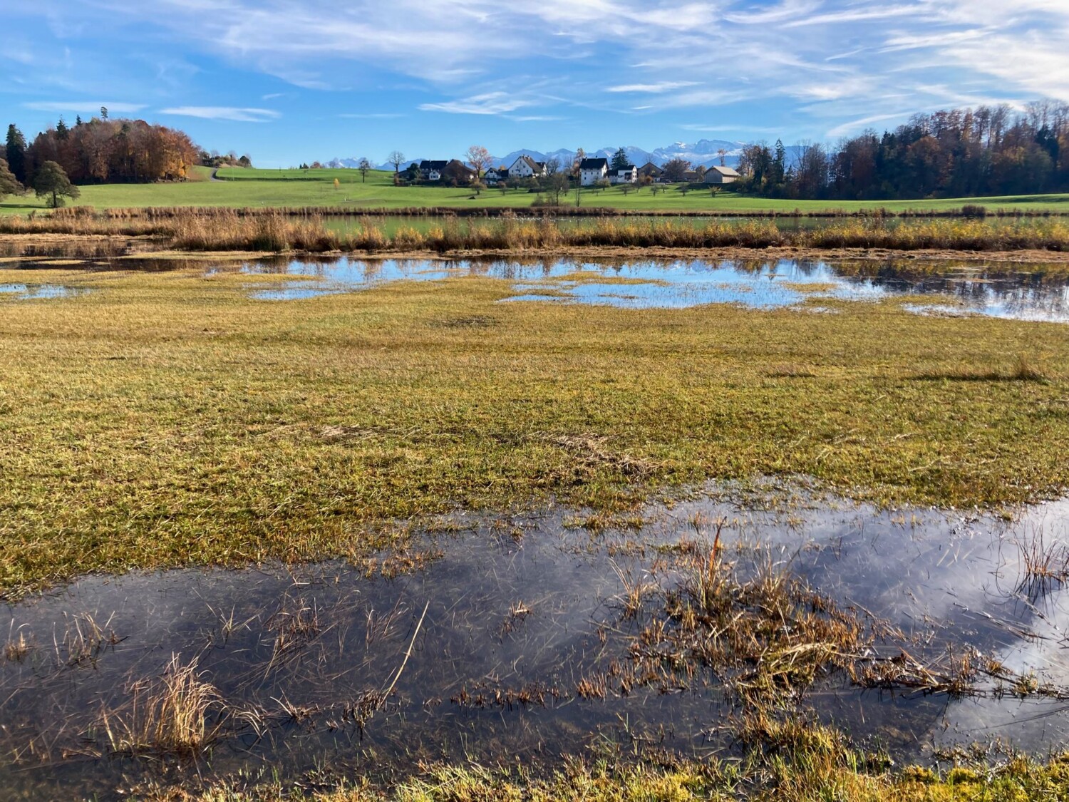 Der Lützelsee mit dem gleichnamigen Weiler.