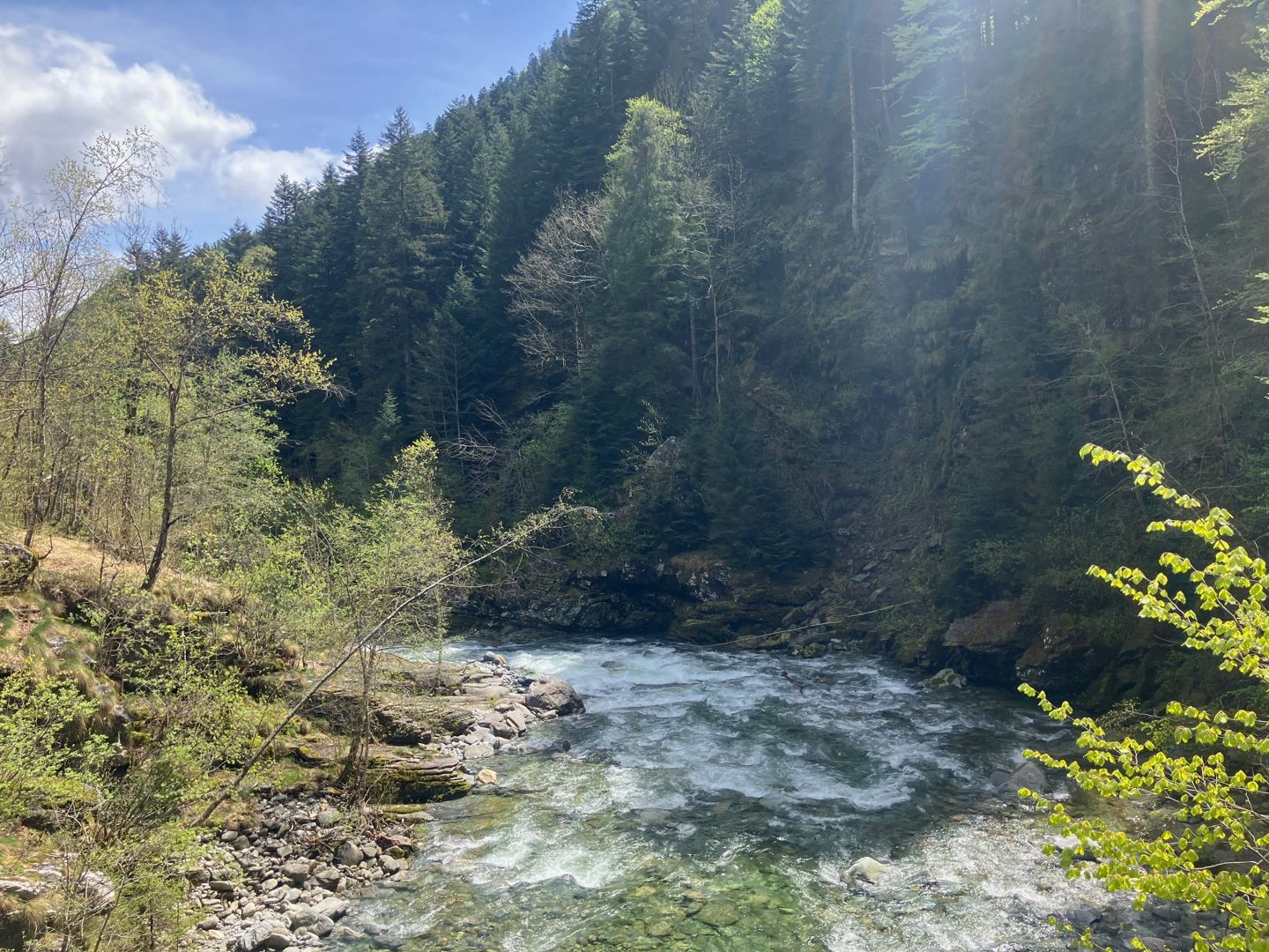 Grenzwandern in der Wildnis des Onsernonetals