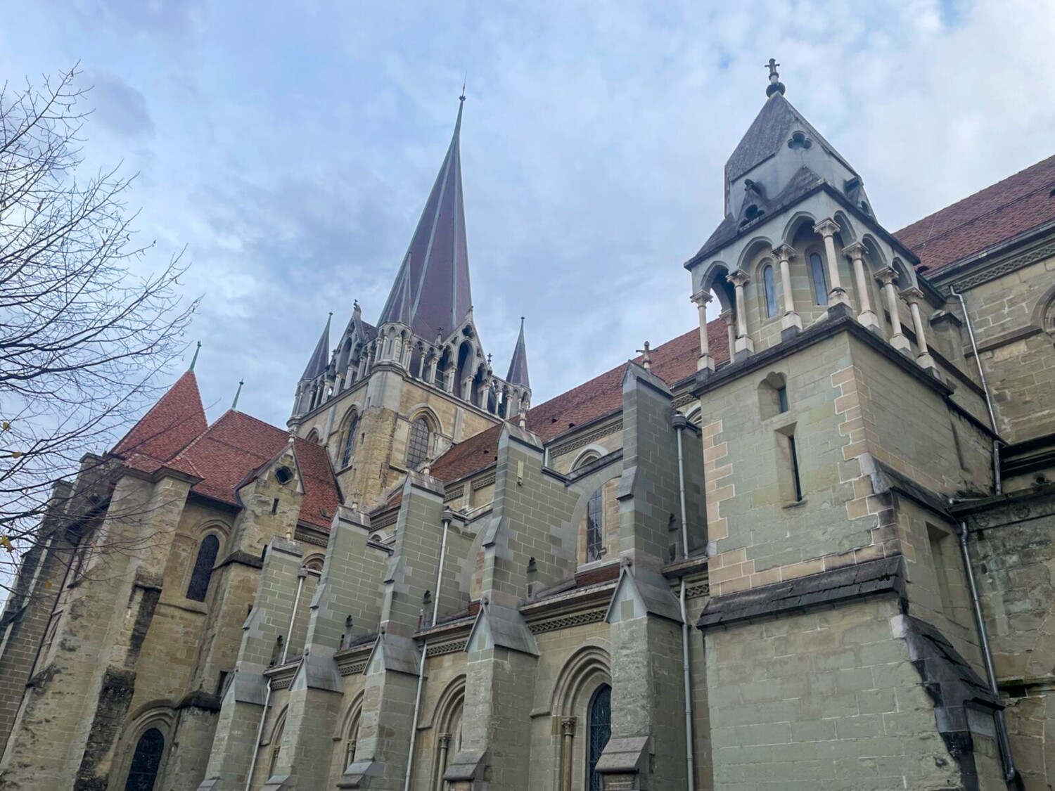 Die Kathedrale Notre-Dame ist das Wahrzeichen Lausannes.