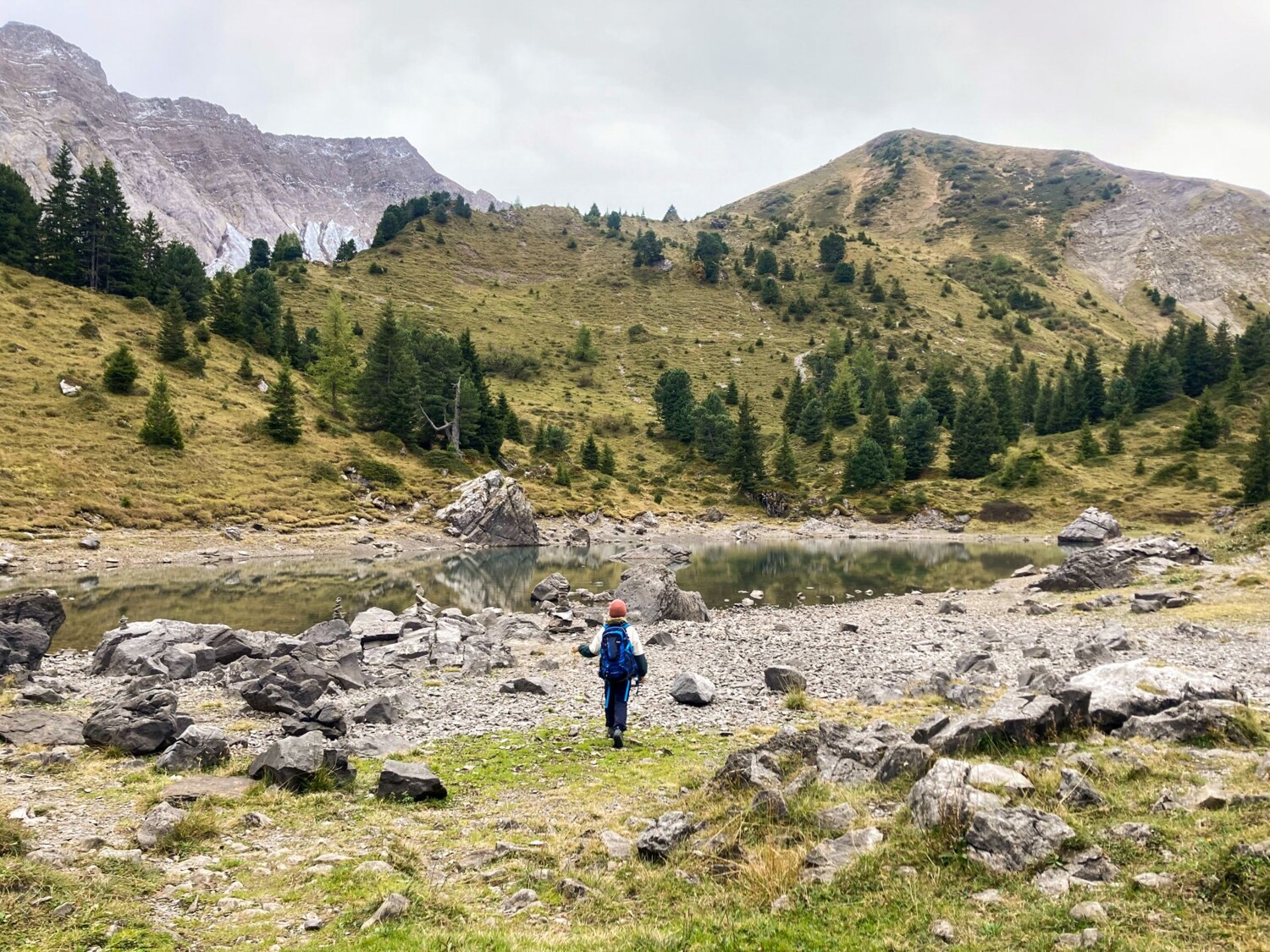 Im Spätsommer ist der Elsigsee meist ausgetrocknet und füllt sich nach Niederschlägen im Herbst langsam wieder.