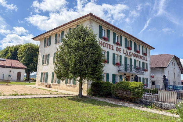 Auf einsamen Jurahöhen bei St-Ursanne