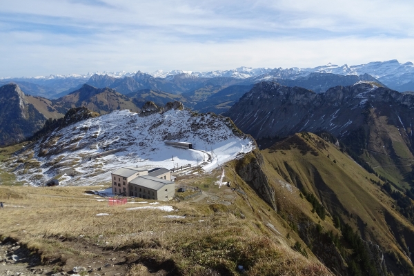 Zu den majestätischen Rochers de Naye