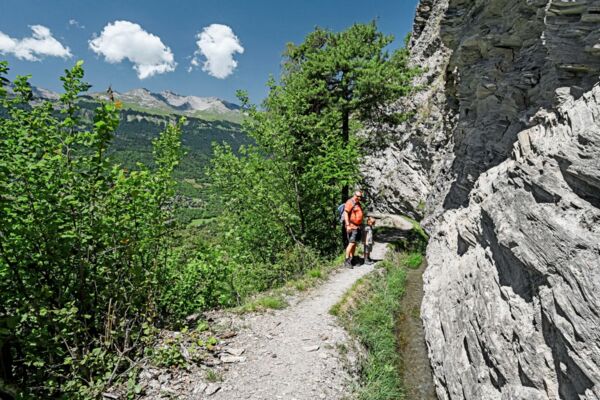 Vielfältige Wege an der Grand Bisse de Lens