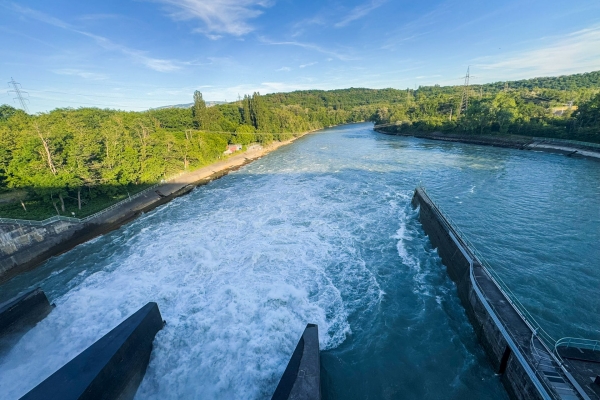 Una tranquilla passeggiata tra natura e città