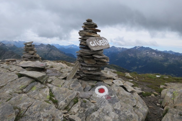 Zwischen Gipfeln und Pässen im Gotthardgebiet - 2-Tages Bergwanderung auf dem Urner Alpenkranz (Etappe 20 + 21)