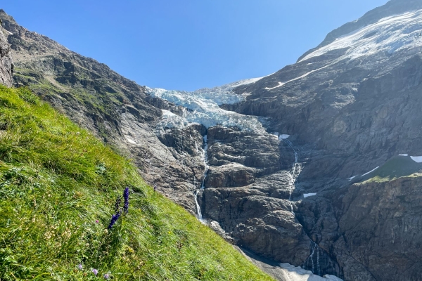Chemin des falaises vers la Glecksteinhütte