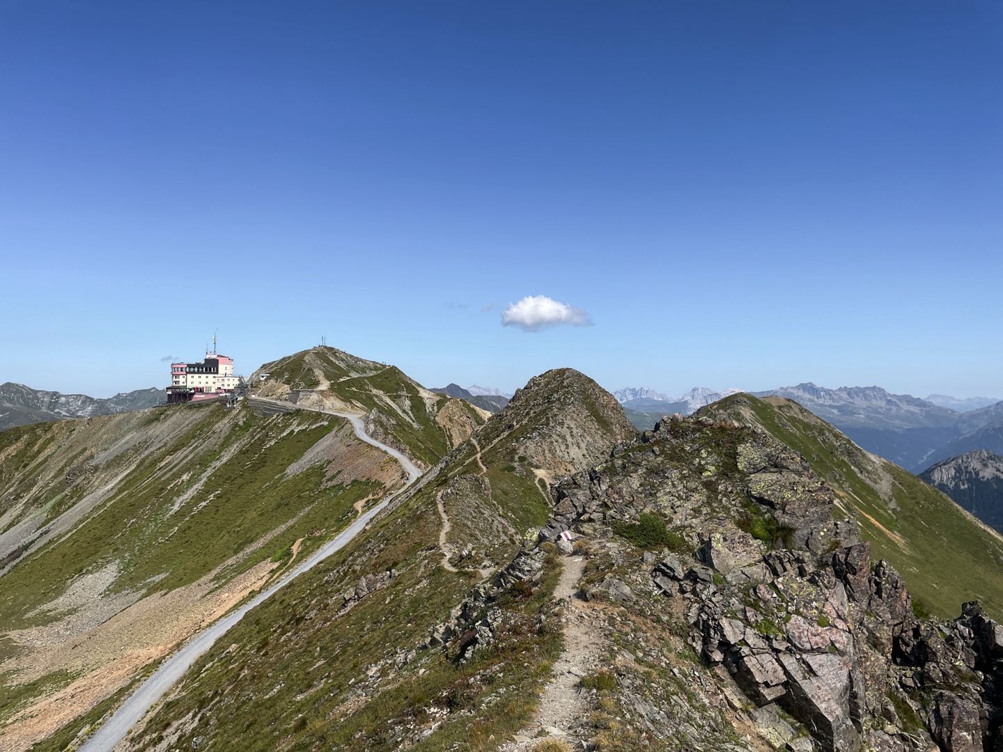 Blick zurück auf die Bergstation Jakobshorn.