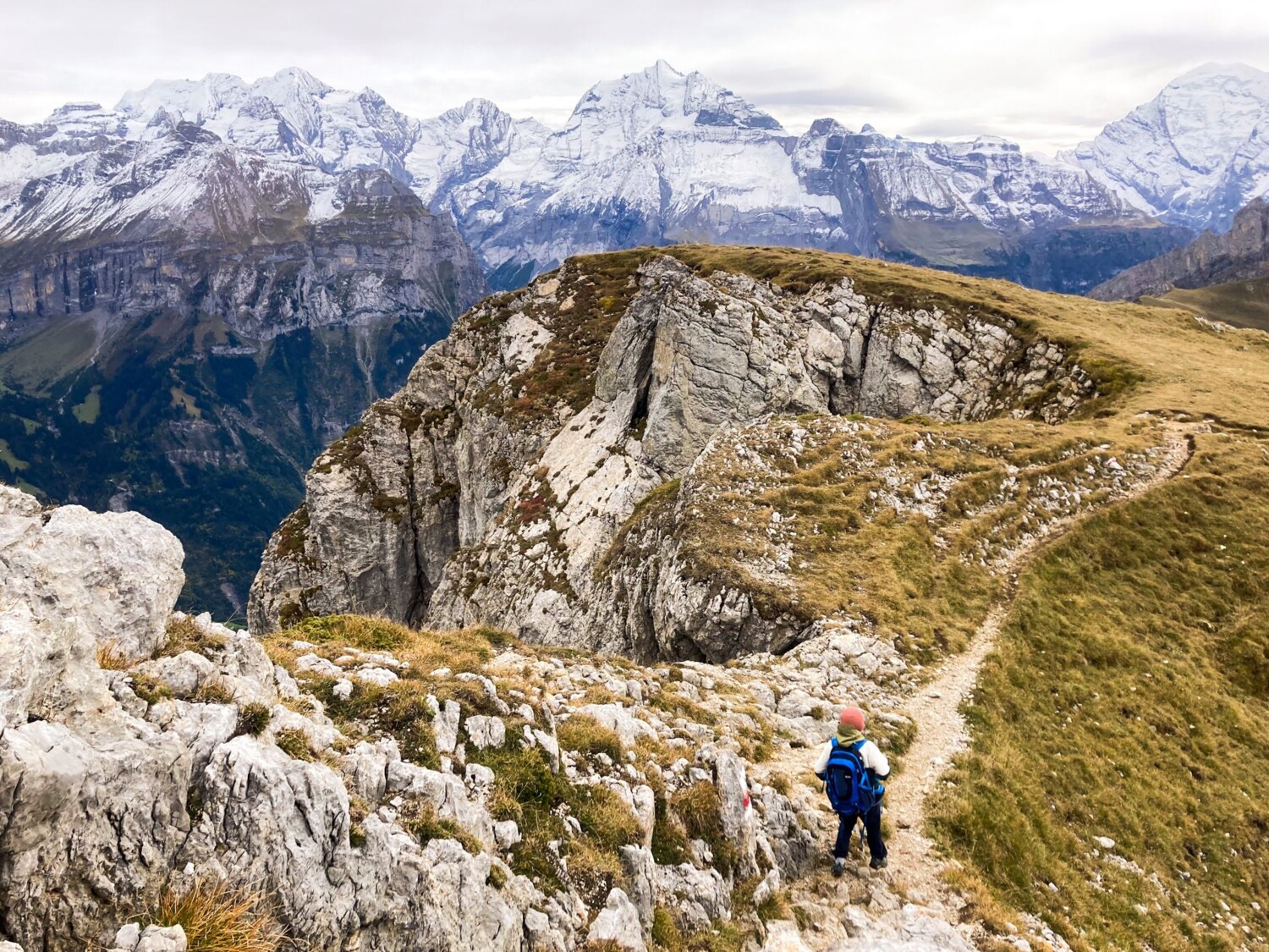 Vue sur les sommets valaisans et bernois au-dessus de Kandersteg
