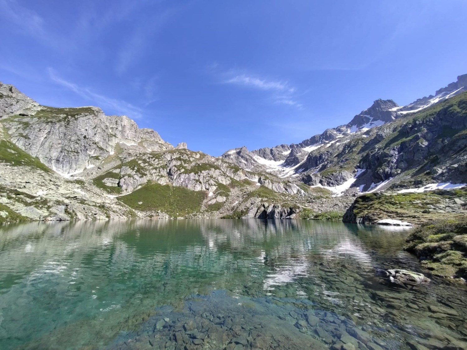 Calme, glacial et solitaire: le Wannisbortsee dans l’Oberland bernois